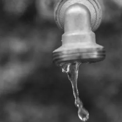 Cortes de agua hoy en Kennedy, Suba y tres localidades más: estos son los barrios