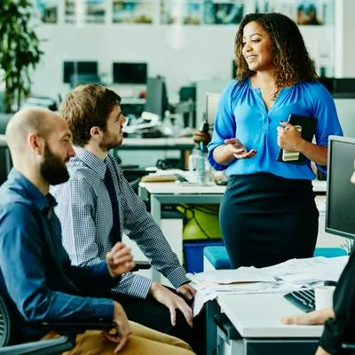 Empresas en Bogotá lanzan ofertas de empleo para trabajadores con experiencia en el sector comercial y ofrecen sueldos de hasta 18 millones de pesos.