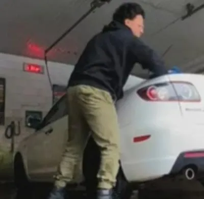El joven asegura que gana 18 dólares por hora