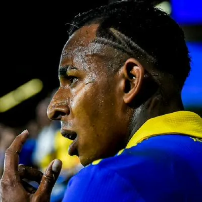 Sebastián Villa estaría presionando, vía legal, a Boca Juniors para que lo deje retornar a los entrenamientos, tras ser declarado culpable por violencia.