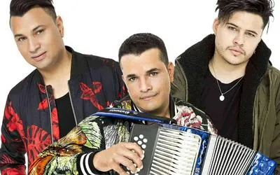 Los Inquietos del Vallenato. En relación con la salida de uno de los cantantes.