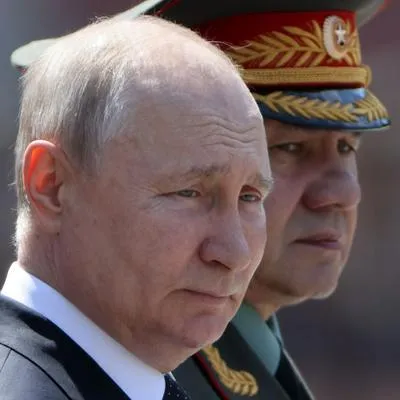 El presidente ruso Vladimir Putin y su ministro de Defensa, Sergei Shoigu, amenazados por el grupo Wagner.