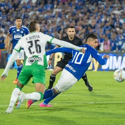 Esto se ganaron Carlos Ortega y Carlos Betancur por pitr la final del fútbol colombiano.