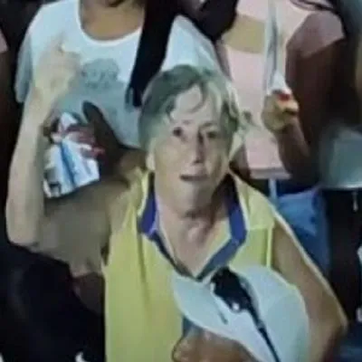 Abuela cachaca se robó el 'show' bailando champeta en concierto; tiró los pases prohibidos 