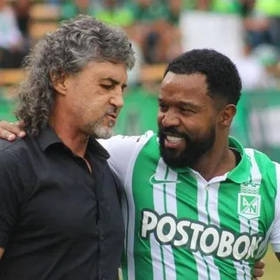 El entrenador Leonel Álvarez ilusionó a los hinchas de Nacional luego de publicar una foto con Dorlan Pabón, delantero del cuadro 'Verdolaga'.