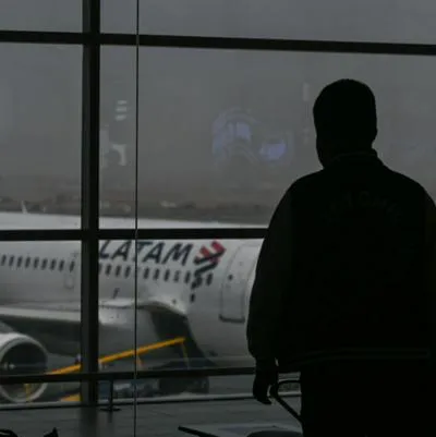 Foto de avión de Latam a propósito de que podrá operar vuelo Bogotá-Caracas