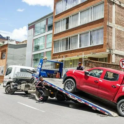 Esto le cuesta sacar un carro de patios y así funcionan las subastas.