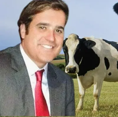 El empresario Felipe Rocha fue citado por la Fiscalía a interrogatorio para que explique cómo operaba su pirámide ganadera en Colombia.
