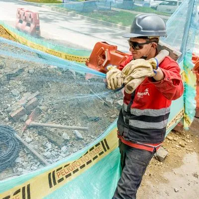 Las obras viales en Bogotá están generando un impacto negativo en los peatones, quienes se exponen a más riesgos de accidentes al caminar las calles.