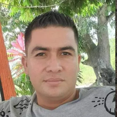 Un trágico accidente laboral acabó con la vida de un electrisista de 31 años en El Espinal, Tolima. Compañero lo bajaron del poste donde estaba.