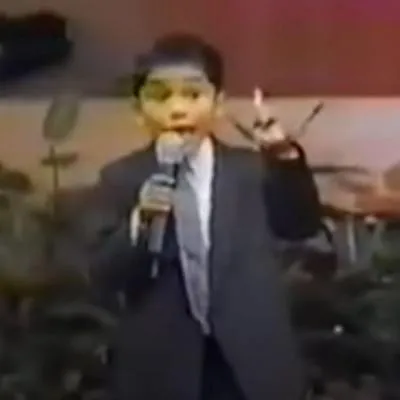 Foto de niño predicador y qué es de su vida
