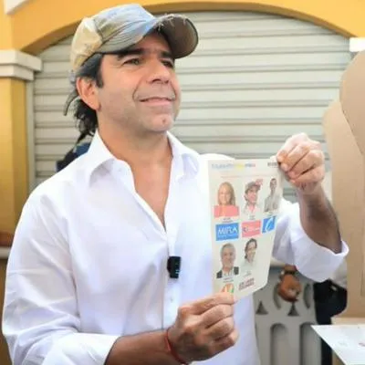 Álex Char durante las elecciones legislativas y consultas de 2022. Su padre, Álex Char, confirmó que se lanzará a la alcaldía de Barranquilla en 2023
