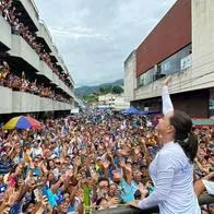 Una mujer tiene tan alborotada a Venezuela que hasta van a oírla desde la cuna de Chávez