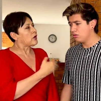 Foto de Alina Lozano y Jim Velásquez por regalo para su cumpleaños