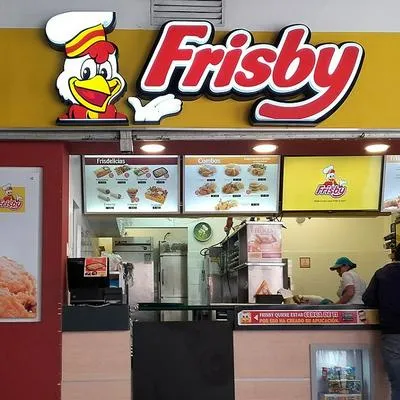 Punto de venta de Frisby, en nota sobre quién es la dueña y negocios que tiene 