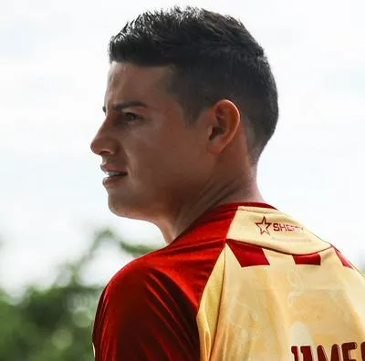James Rodríguez, en Ibagué, con camiseta del Tolima pone a soñar a hinchas