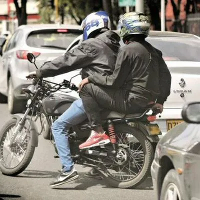 Bogotá ya no tendrá restricción de parrillero en motos y revelan si medida sirve