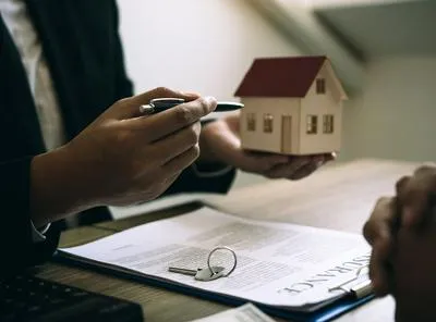 Compra de casa. En relación con las fechas para hacerlo.