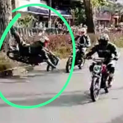 Carrera de motos en Ibagué: detalles del piloto muerto y espectadores heridos
