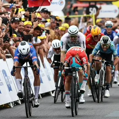 Quién ganó en el Tour de Francia y cómo van los colombianos.