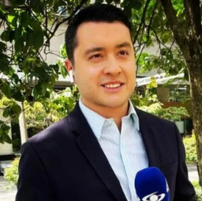 Andrés Noreña, periodista de Noticias Caracol en Medellín, se quejó de EPS Sanitas por una cirugía que no le ha hecho a su padre.