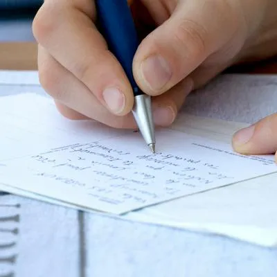 La técnica de grafología permite conocer a las personas por como escriben