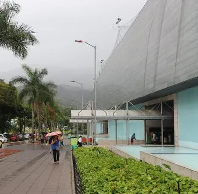 Afueras del centro comercial La Estación de Ibagué, donde un hombre murió a manos de sujetos armados