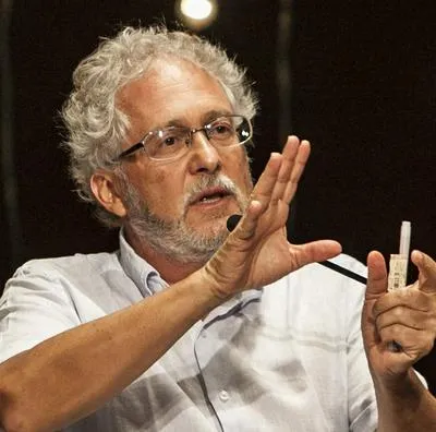 Héctor Abad pide a gobiernos de América Latina dejar neutralidad sobre Ucrania