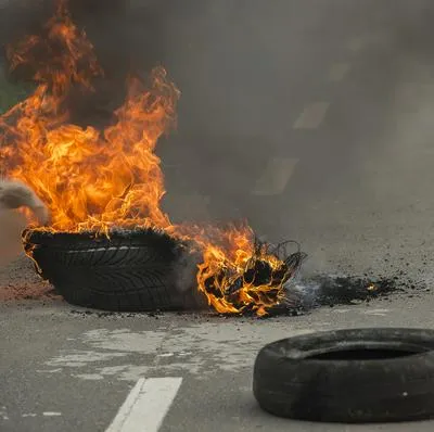 Motos en Bucaramanga protestaron por la muerte de un joven golpeado con un cono.