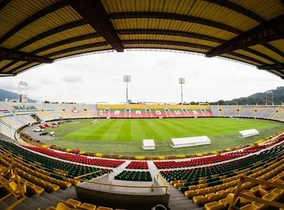 Estadio. En relación con Despotes Tolima y su baja ventas de oabonos.