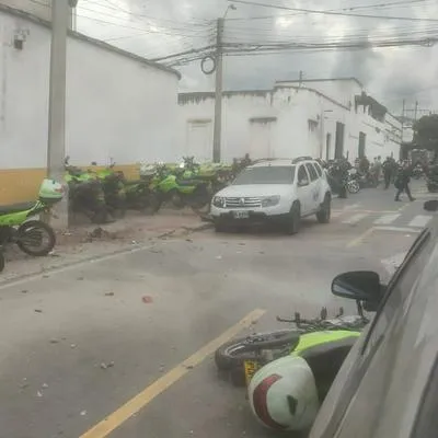 Así quedó la estación de policía en Bucaramanga luego de una fuerte explosión. Hubo heridos