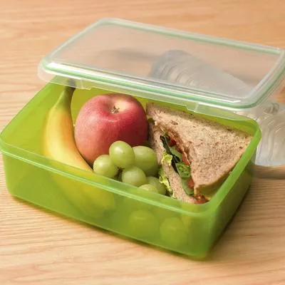 Expertos entregan tips para llevar correctamente la coca del almuerzo al trabajo.