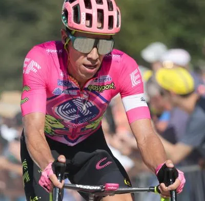 Rigoberto Urán puso a sudar a periodista en el Tour de Francia.