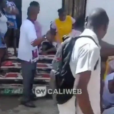 Momentos en los que unos niños en un colegio de Timbiquí, Cauca, convulsionaron por haber jugado a la tabla ouija