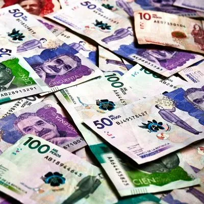 Seguros de vida: Superfinanciera reveló los billones que pagan los colombianos