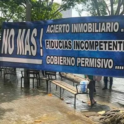 Acierto Inmobiliario responde a las protestas de sus compradores, que exigen la entrega de sus viviendas. 