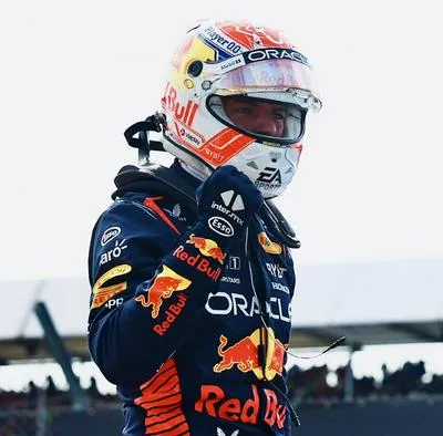 Max Verstappen ganó su séptima 'pole position' del año, quinta consecutiva y partirá primerp en el Gran Presio de Gran Bretaña