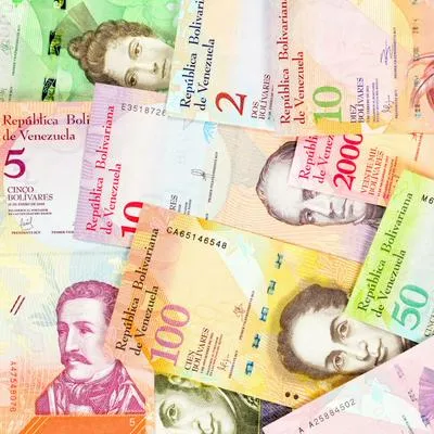 Envío de remesas a Venezuela desde Colombia ha sufrido una gran caído debido a que ya no es rentable para quienes lo recibe por dolarización e inflación.