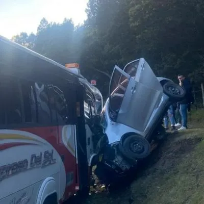 Grave accidente de tránsito en vía La Mesa-Bogotá dejó un muerto y siete heridos. Es el segundo incidente en menos de una semana. 