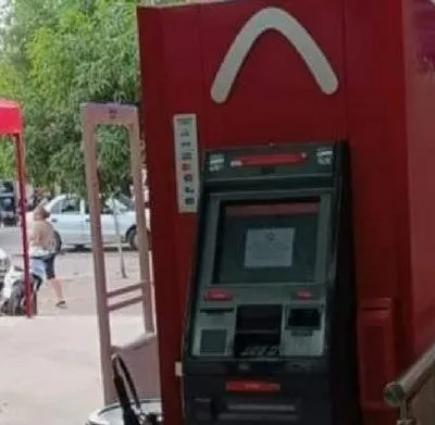 Cajero automático de Davivienda se descontroló y repartió plata a la lata a usuarios