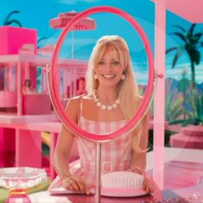 Cinco looks que demuestran que Margot Robbie sí es Barbie