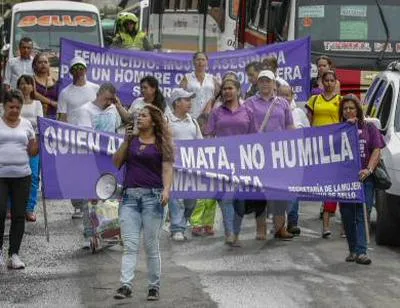 Marcha en contra de la violencia de género. Imagen de referencia. En relación con casos de faminicidios en Antioquia.
