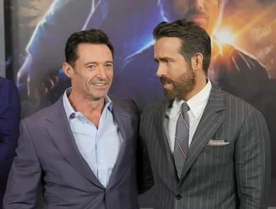 Ryan Reynolds y Hugh Jackman. En relación con nueva película de Marvel.