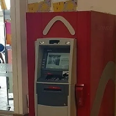 Cajeros Davivienda han dado plata a la lata más de una vez; a usuario le botó billetal.