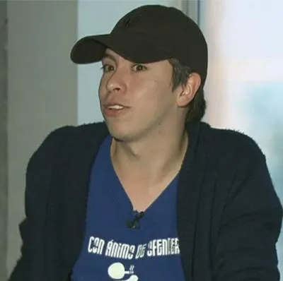 Comediante Camilo Sánchez, de ‘F*ks news’, confesó duro momento en su infancia y crisis por su enfermedad de Tourette, en diálogo con Santiago Alarcón.