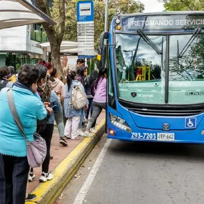 Conductores del Sitp no se aguantaron y le respondieron a la alcaldesa Claudia López por los colados y dicen que no es culpa de ellos.