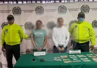 Mujeres capturadas por robar a extranjeros en Medellín.