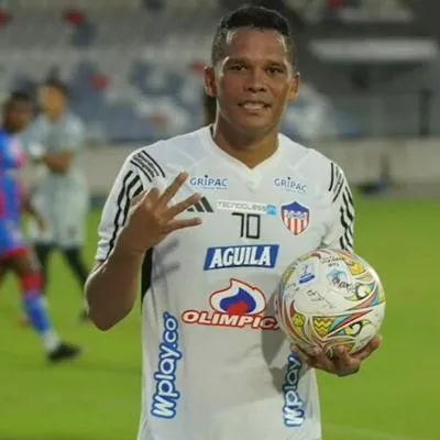 Carlos Bacca habló sobre el médico Javier Fernández, quién estaba en el Junior, quien dijo que Bacca tenía una lesión irreversible.