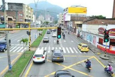 Calles. En relación con restricciones de carros particulares.
