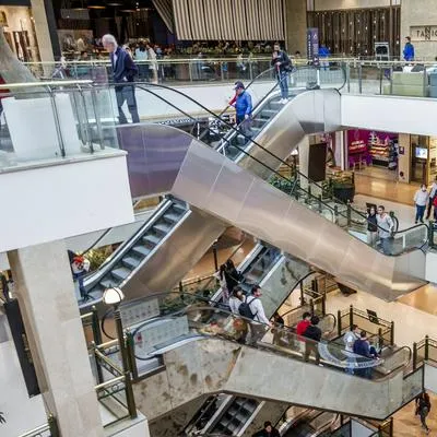Paso a paso para imponer una demanda si fue estafado por una tienda en un centro comercial.